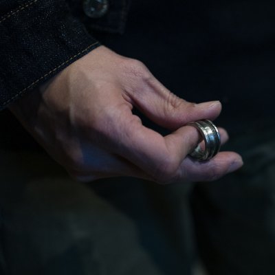 画像1: ブラックフット族 James Faks チェイシング ヘビーゲージ リング 20号
